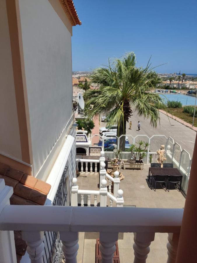 Confortable Apartamento Con Vistas Al Mar Torrevieja Kültér fotó